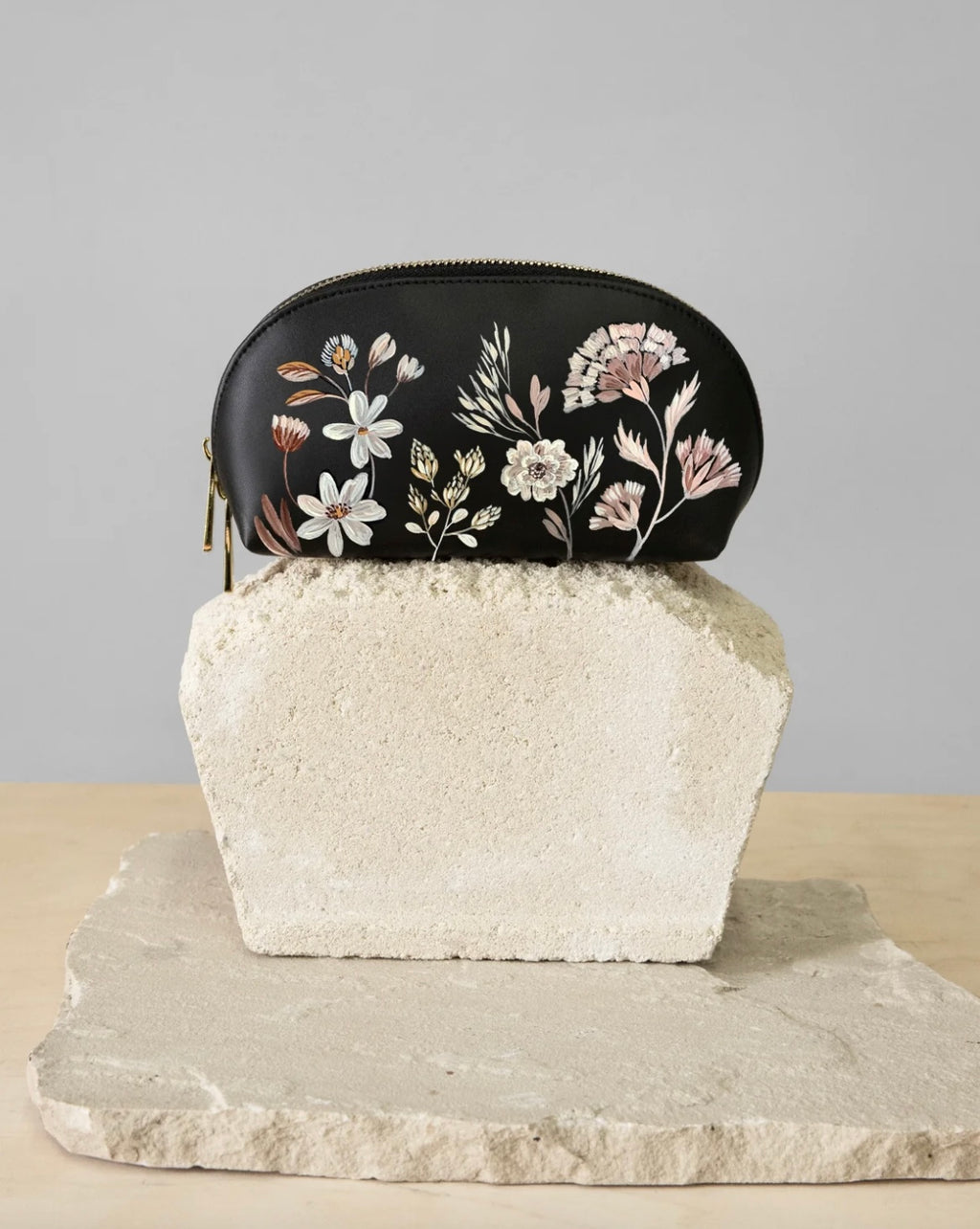 Alepel Mocha Mousse Black Makeup Bag